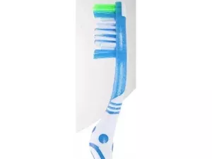 Colgate-Max-White-Medium-Toothbrush-2