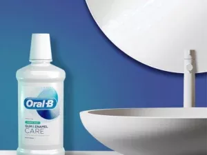 Oral B Gum & Enamel Care Fresh Mint Mouthwash 500ml - Image 5