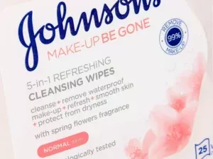 Johnsons Makeup Be Gone Refreshing Wipes 25 x 6 Packs - Image 4